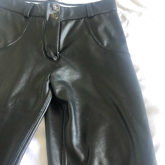 Black Leather pants - Picture 4 of 8
